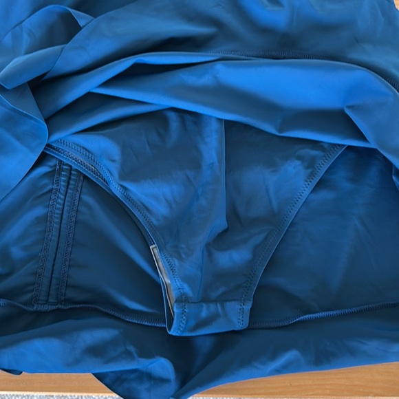 Blooming Jelly Tummy Control Swimdress | One-Piece Skirted Swimsuit NWT Size M - Picture 6 of 6